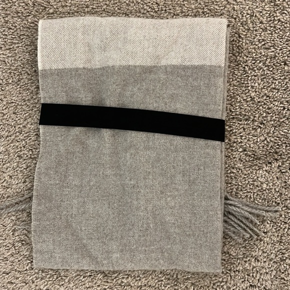 Scarf - Picture 3 of 3